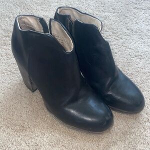 Freebird Darius booties size 8.